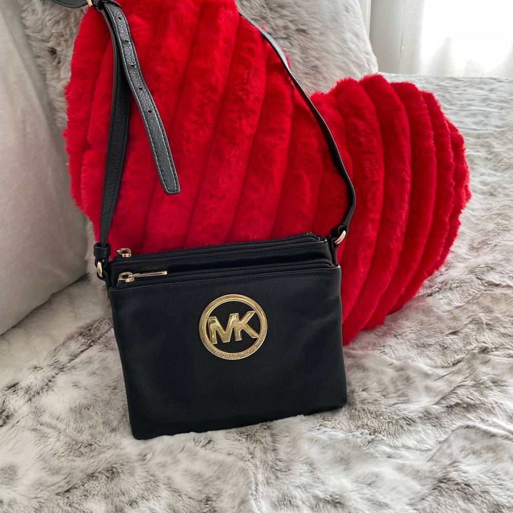 Michael Kors Black and Gold Textured Crossbody Bag